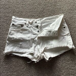 levi's - 501 button fly denim short (white)